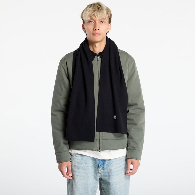 Šál Fred Perry Fred Perry Classic Merino Wool Scarf Čierna | C8140 843