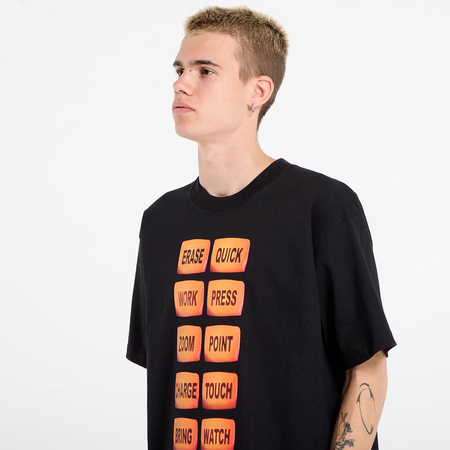 Tričko Pleasures PLEASURES Technologic T-Shirt Čierna | P25DP020-BLACK, 1