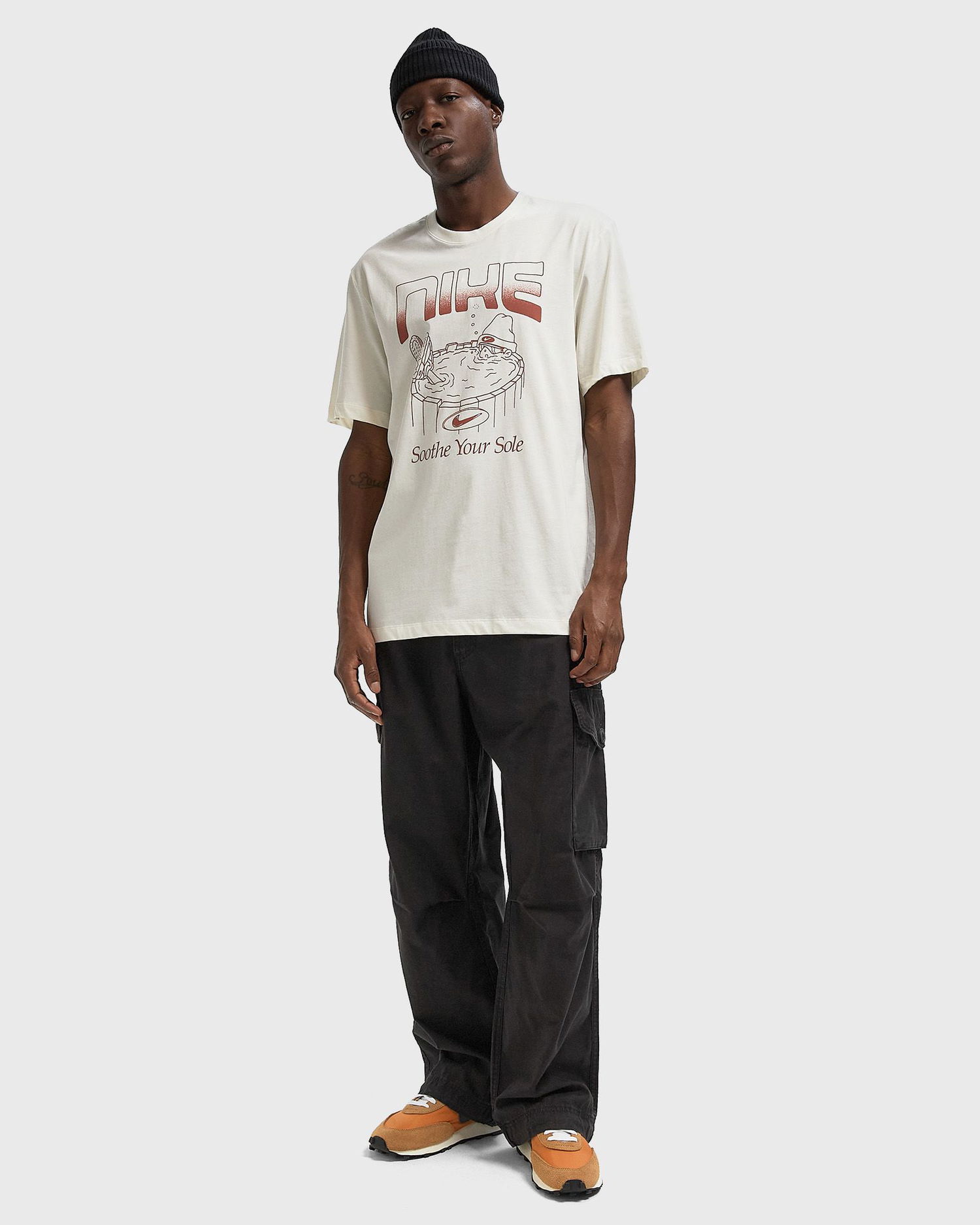 Tričko Nike Men's Graphic T-Shirt Béžová | HQ9264-110, 1