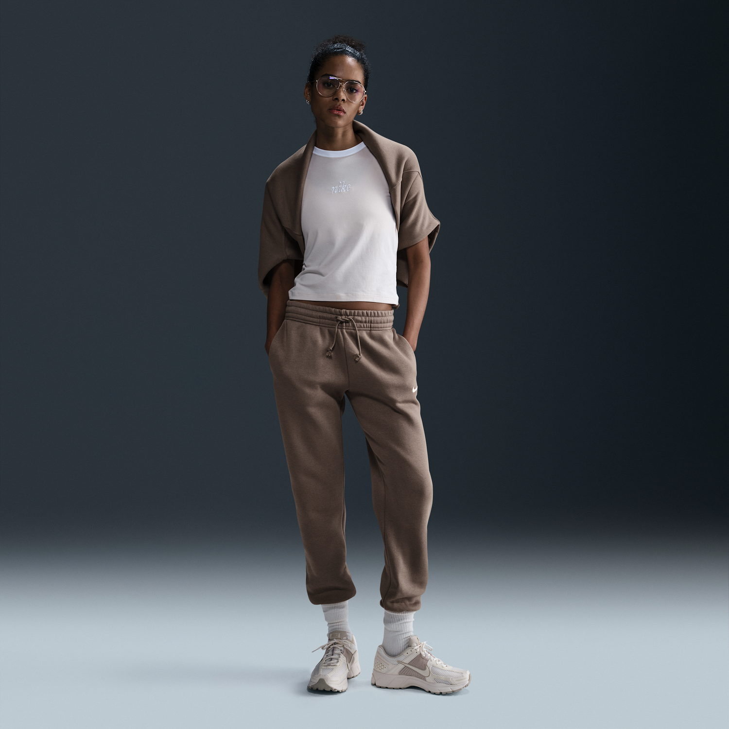 Tepláky Nike Nike Sportswear Phoenix Fleece Mid-Rise Pants Hnedá | FZ7626-233, 1