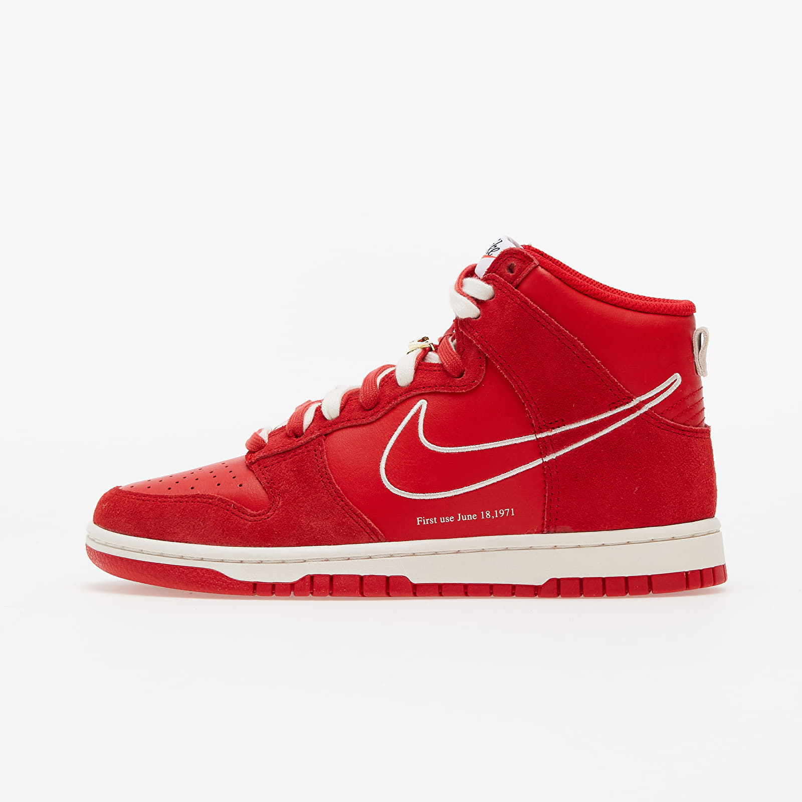 Dunk High SE "First Use Pack - University Red"