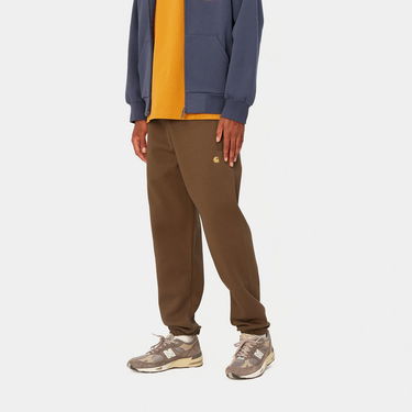 Tepláky Carhartt WIP Chase Sweat Pant "Tamarind / Gold" Hnedá | I028284_1R0_XX, 3