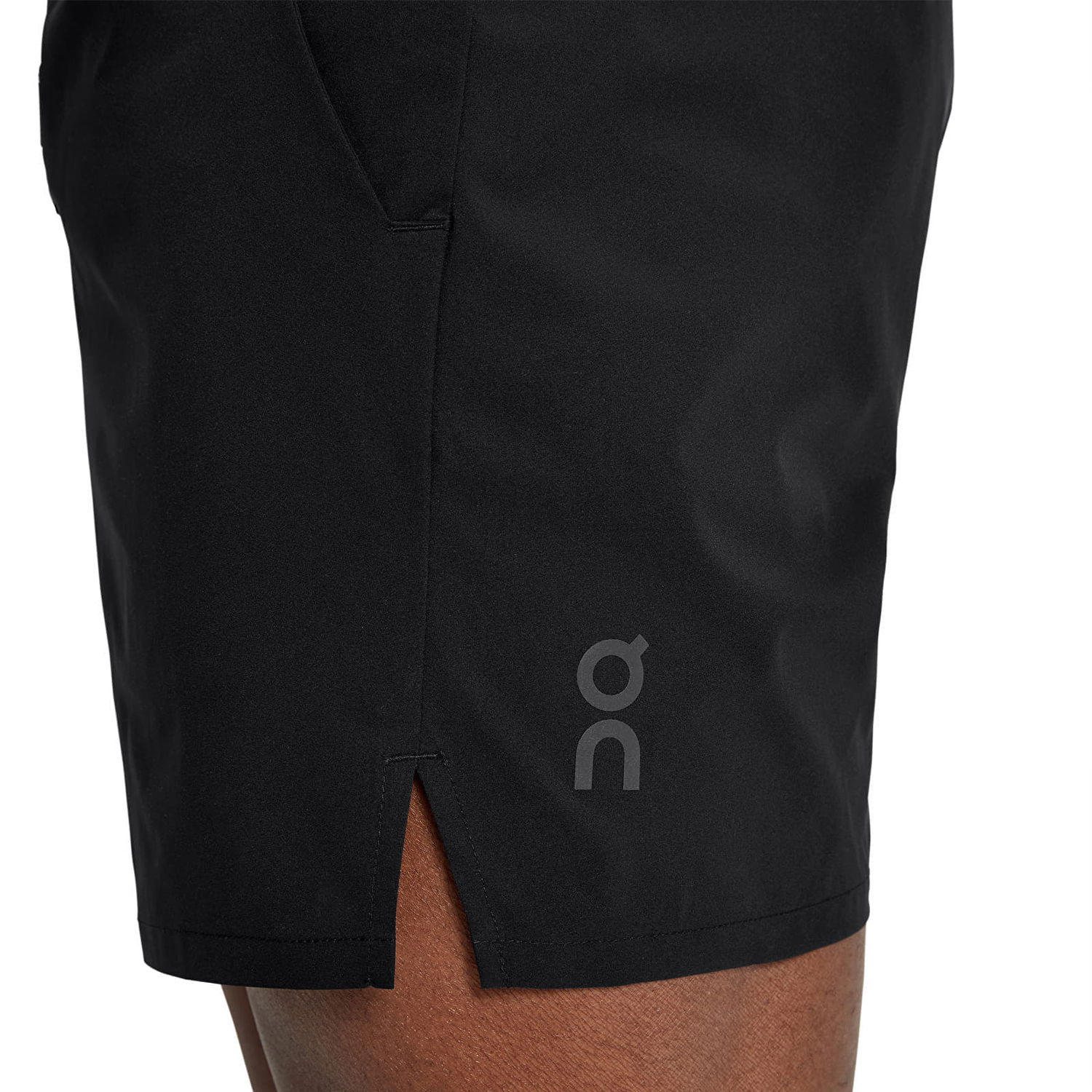 Šortky On Running Essential Shorts Black Čierna | 1ME11520553, 1