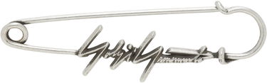 Spona Yohji Yamamoto Yohji Yamamoto Signature Safety Pin Brooch Metalická | HP-A07-965, 0