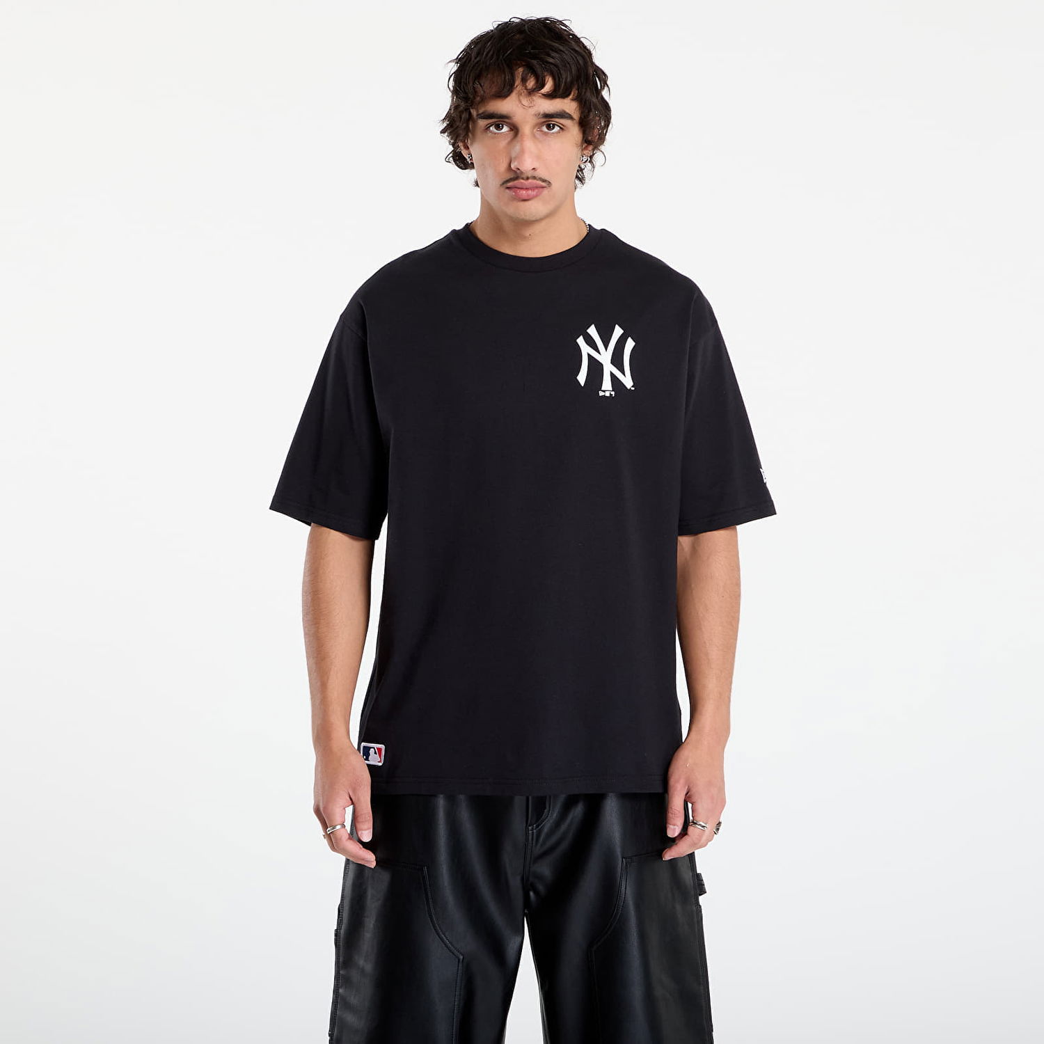 Tričko New Era New Era MLB Essentials Tee New York Yankees T-Shirt Čierna | 60416723, 0