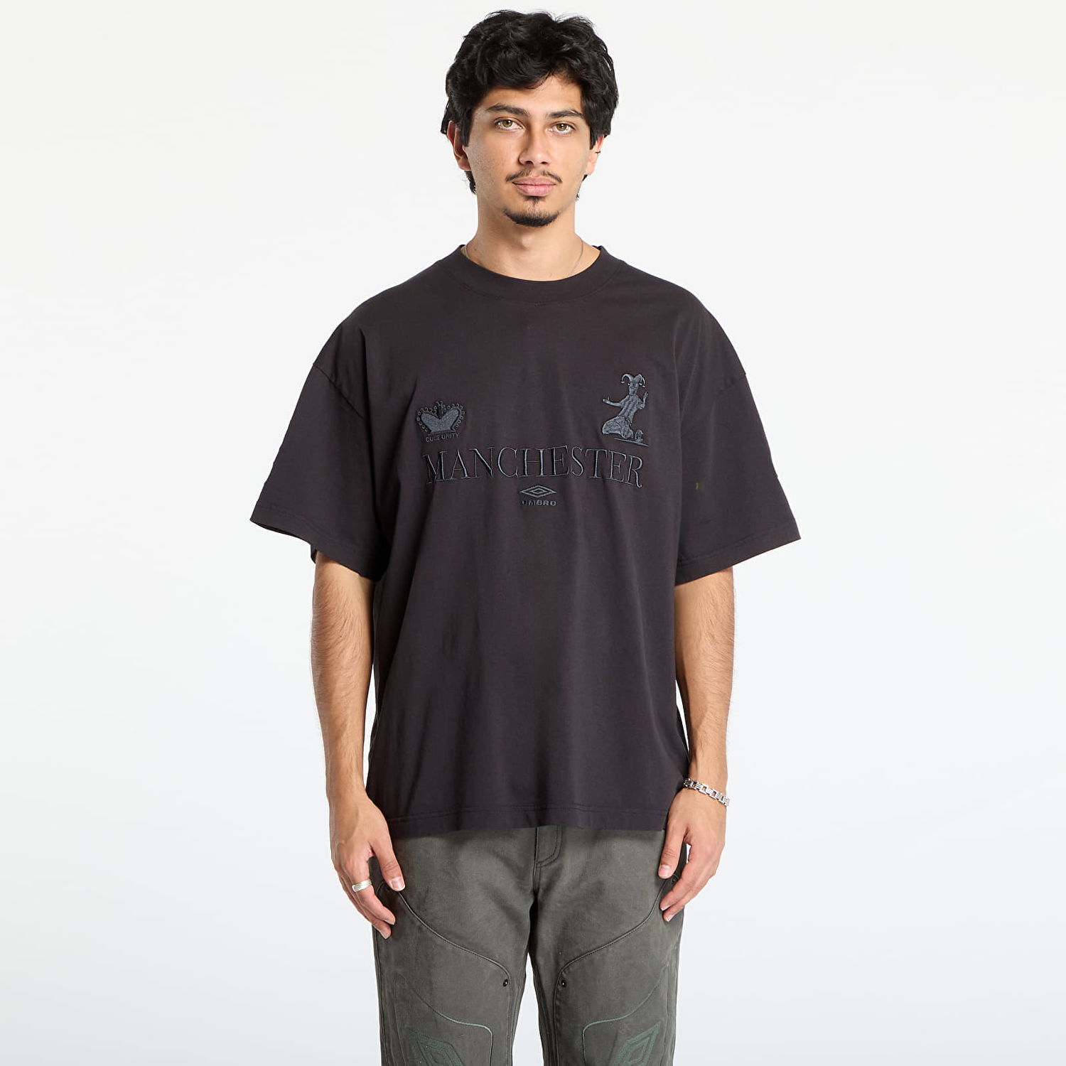 Tričko Umbro Manchester Cult Unity Embroidered Oversized T-Shirt Čierna | UBMW0397JY121 BLK0020, 0