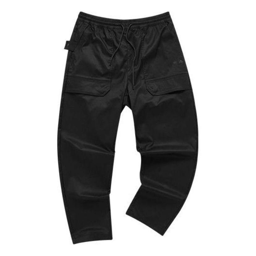 Cargo nohavice FILA Fusion Multi-Pocket Tapered Pants Čierna | T11M133806F-BK