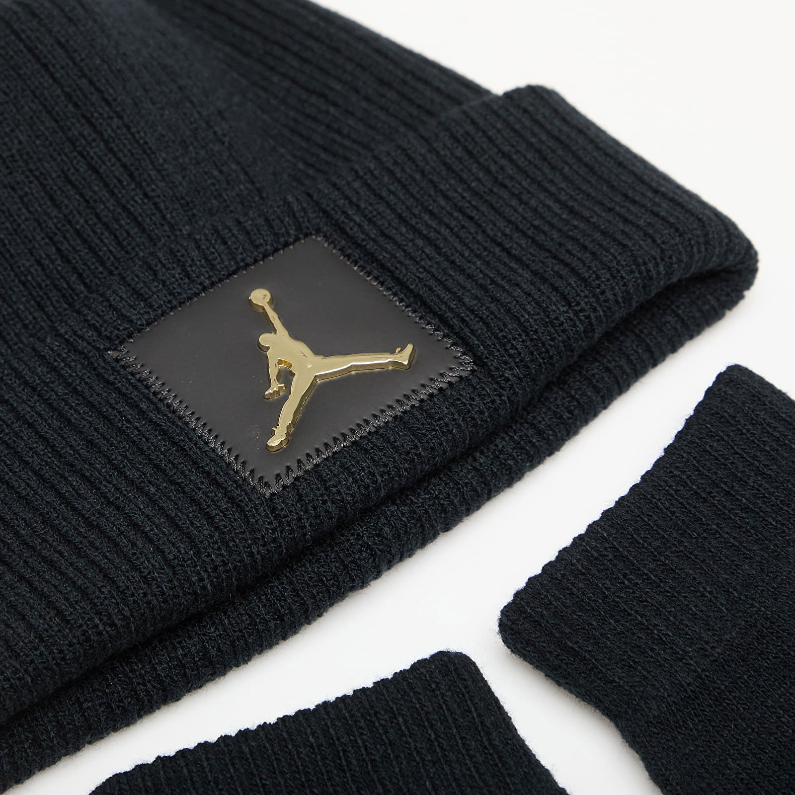 Metal Jumpman Patch Beanie And Gloves Set