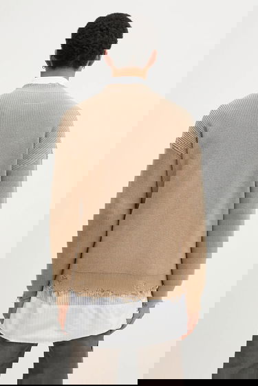 Sveter Maison Margiela Distressed Ribbed Cotton V-Neck Cardigan Béžová | SH0HP0008, 2