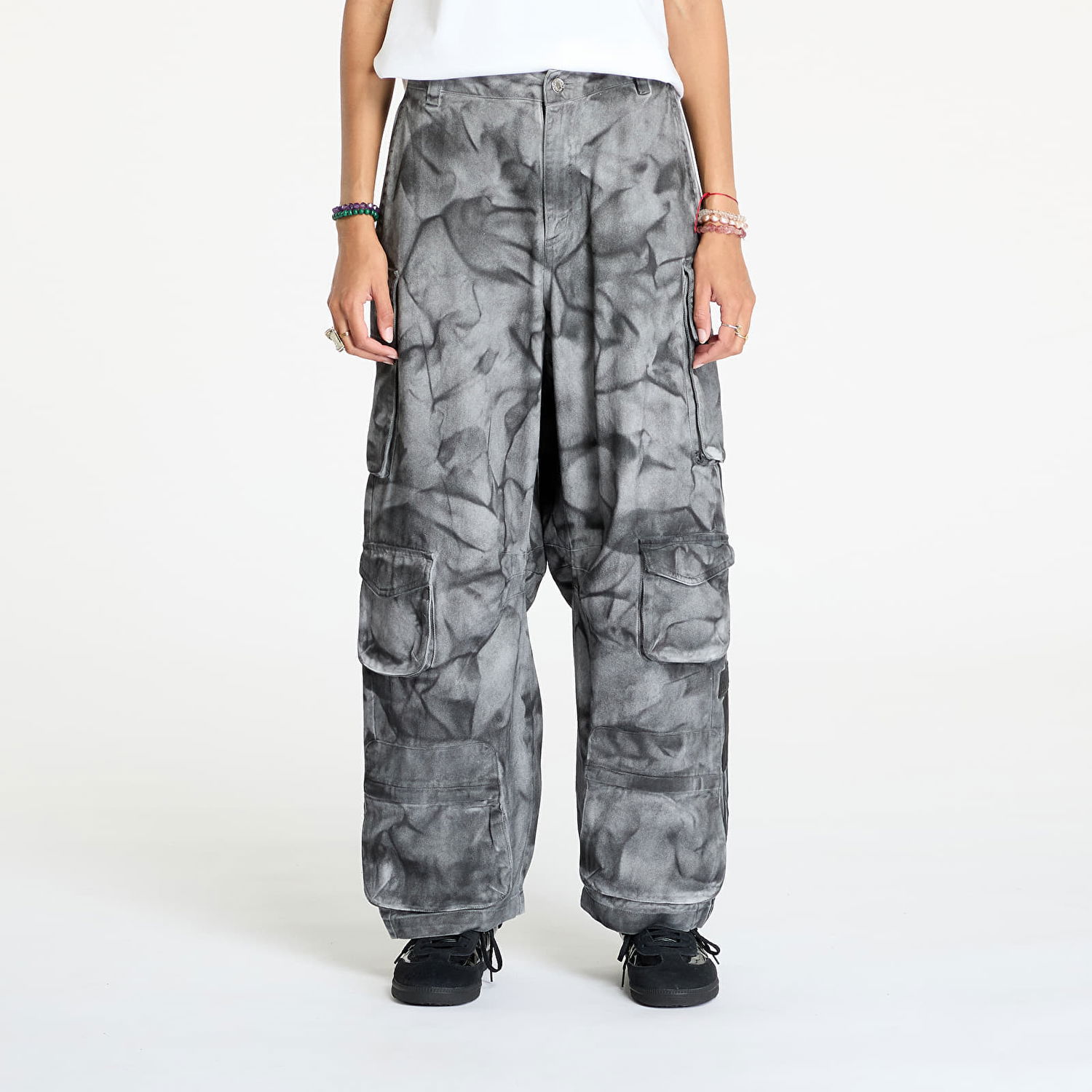 Cargo nohavice adidas Originals Pants adidas XXL Cargo Pant Carbon/ Multi Solid Grey 34 Šedá | IW5537, 0