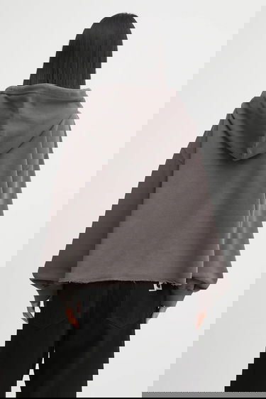 Mikina Maison Margiela MM6 Oversized Cropped Hoodie with Raw-Cut Hem and Numbered Appliqué Šedá | S62GU0142.M25024.810, 2