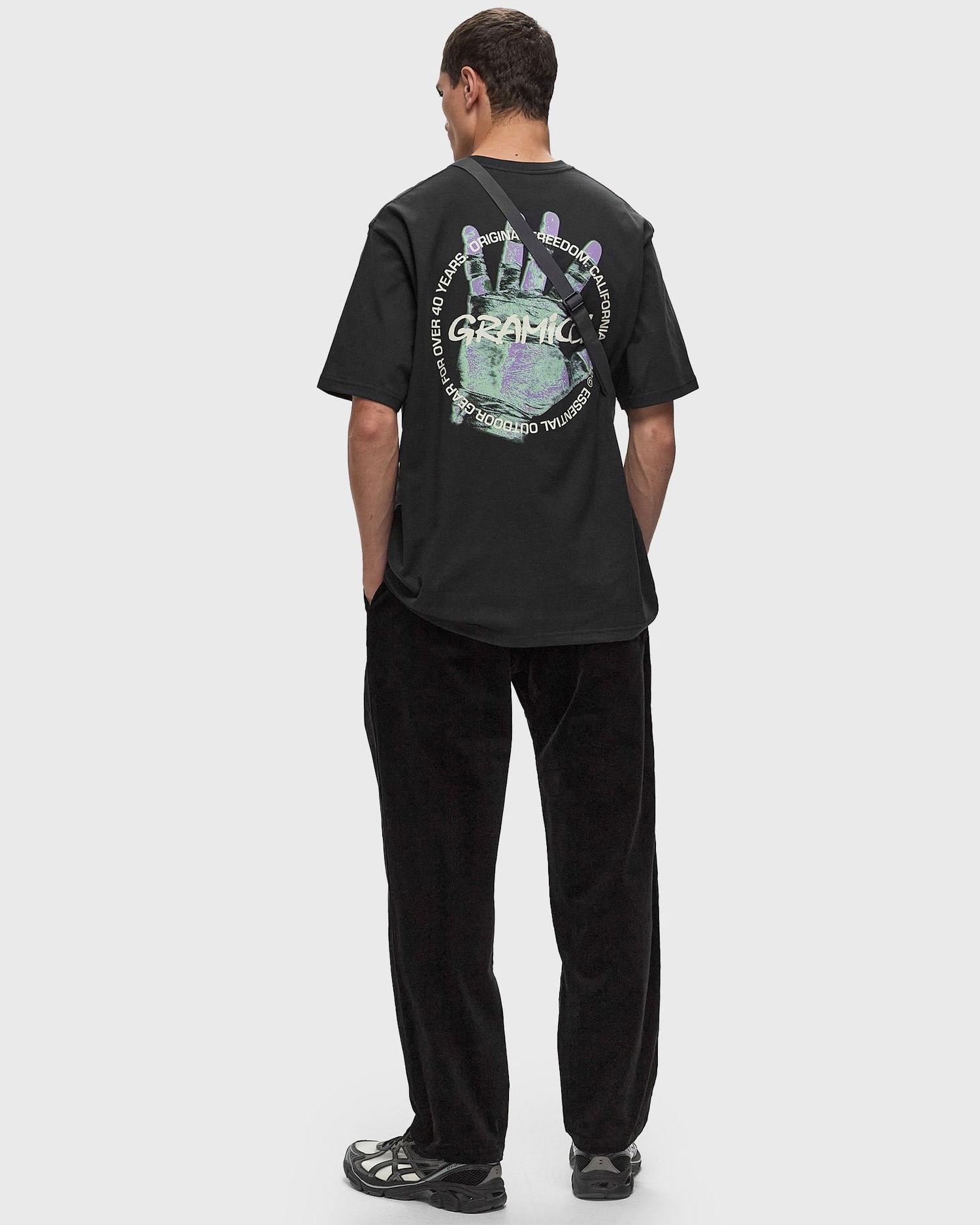Tričko GRAMICCI Men's Climber's Hand Graphic T-Shirt Čierna | G4FU-T095-VBL, 1