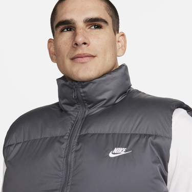 Vesta Nike Sportswear Club PrimaLoft Šedá | FB7373-068, 1