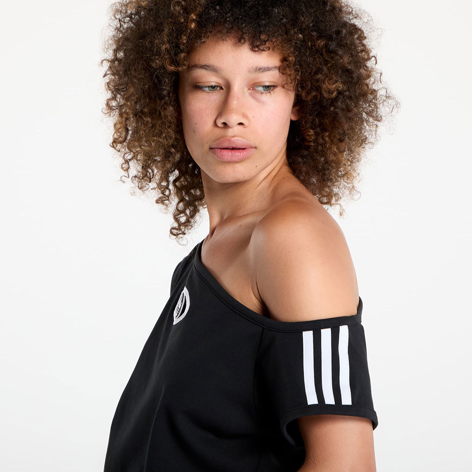 Tričko adidas Originals adidas Originals Campus 2000 Off Shoulder T-Shirt Čierna | KC8796, 1