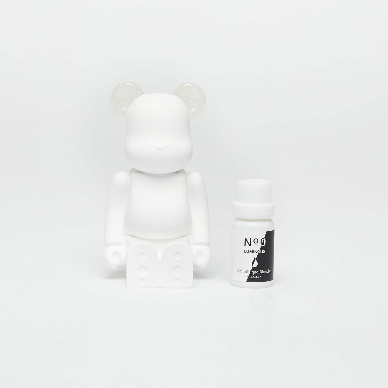 Zberateľské Medicom Toy BE@RBRICK AROMA ORNAMENT No.0 LUMINOUS White Šedá | MT_0055, 1