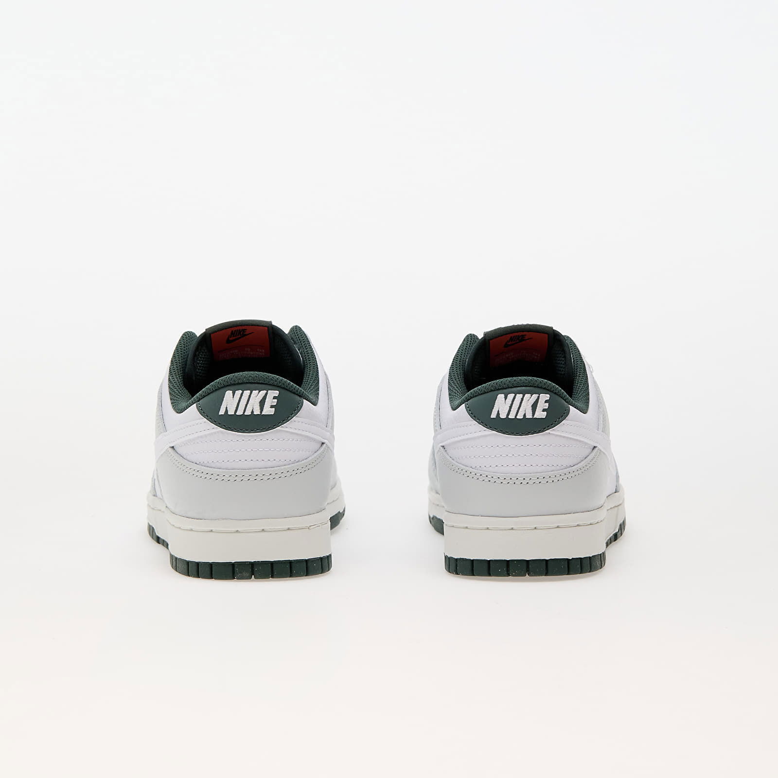Dunk Low Retro SE Photon Dust Vintage Green