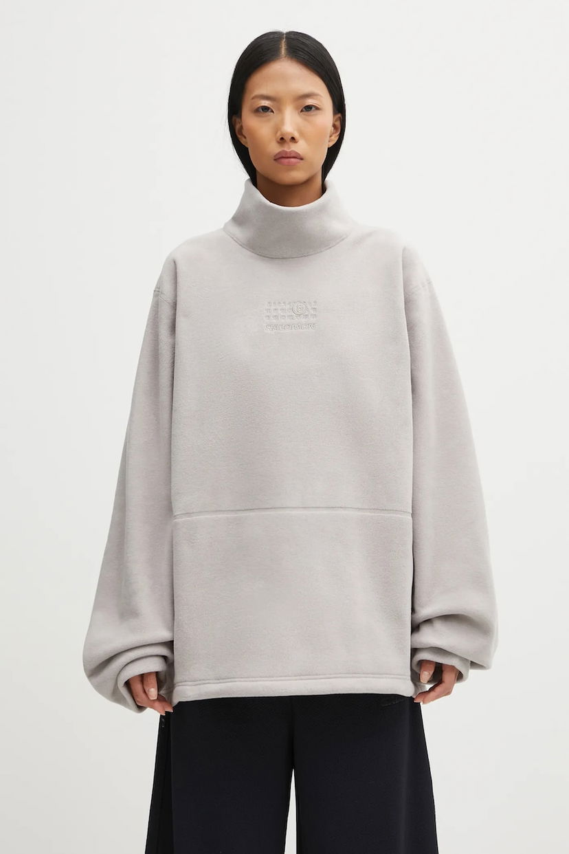 Mikina Maison Margiela MM6 Maison Margiela x Salomon Smooth Fleece Turtleneck Sweatshirt Šedá | S52NH0035.M20140.858