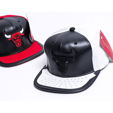 Šiltovka Mitchell & Ness Day One Snapback Bulls Cap Čierna | 6HSSMM19224-CBUWHBK, 2