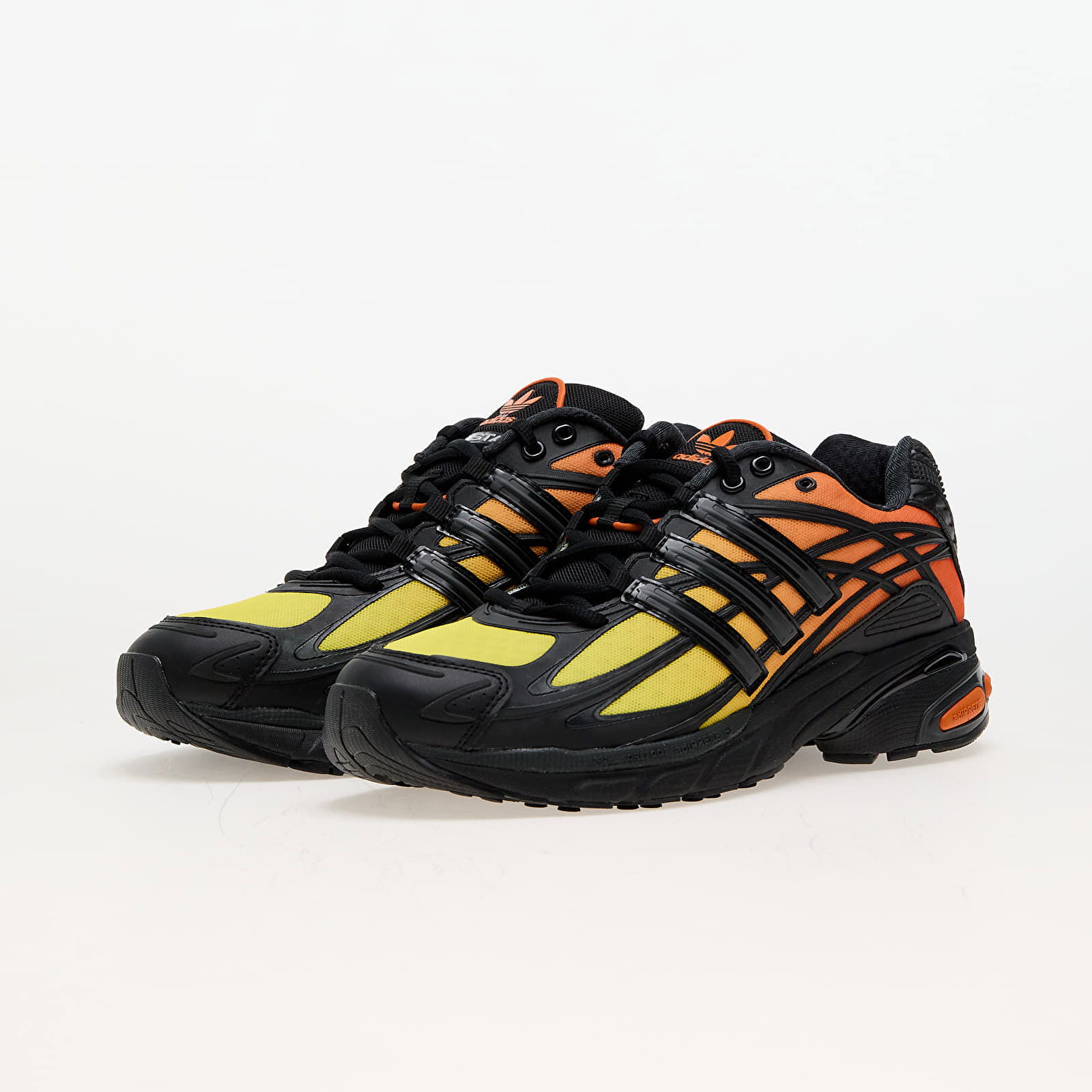 Adistar Cushion Core Black/ Carbon/ Orange