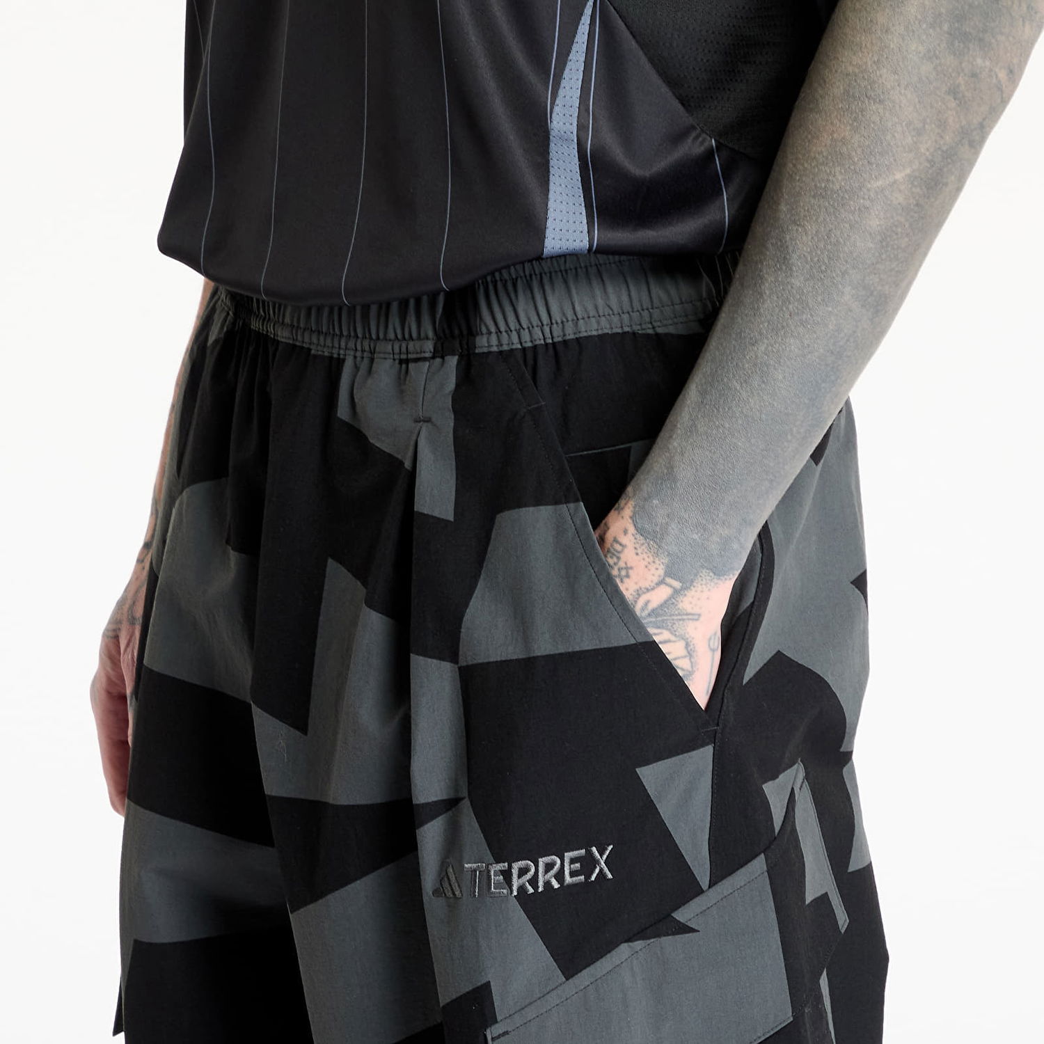 Cargo nohavice adidas Performance Terrex Xploric Printed Cargo Pants Čierna | JF3716, 1