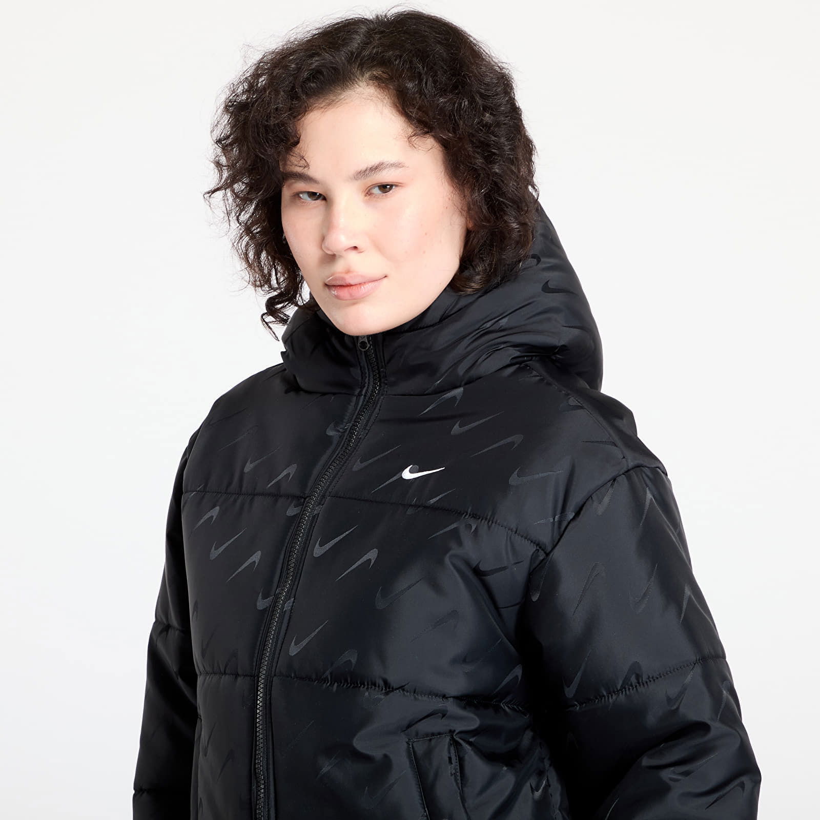 W Nsw Tf Snfl Nk Clsc Pfr Aop Puffer Jacket