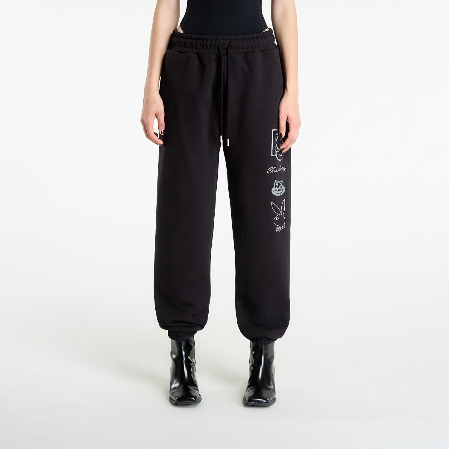 Tepláky Footshop Playboy x FTSHP Varsity Sweatpants UNISEX Black Čierna | FTSHP_532, 1