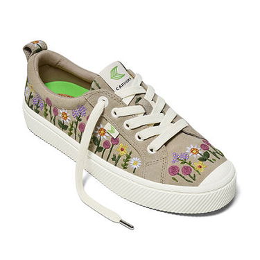 Tenisky a topánky Cariuma OCA Low Embroidered Flowers Šedá | 100102N33, 1