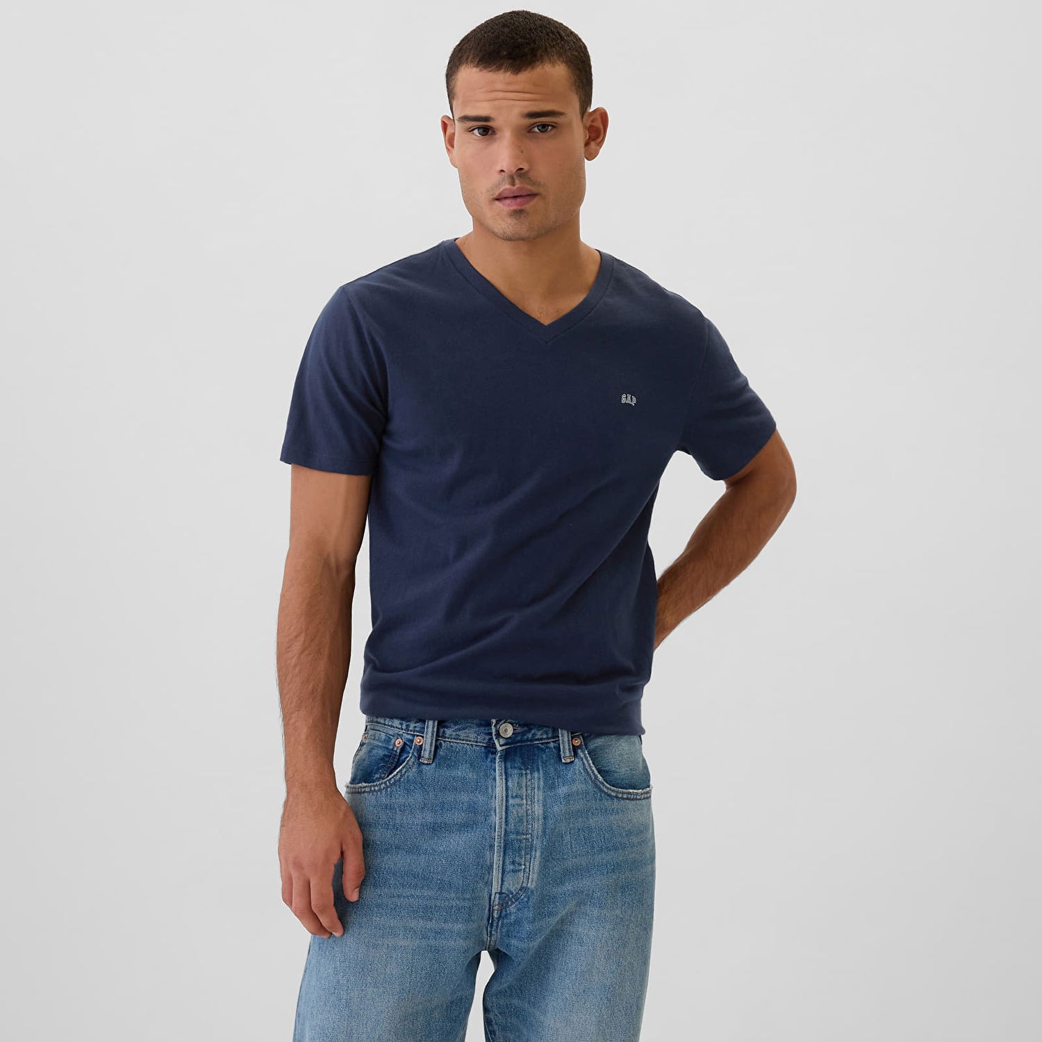 Tričko GAP T-shirt Micro Logo Vneck Tee Tapestry Navy M Čierna | 502020-01, 0