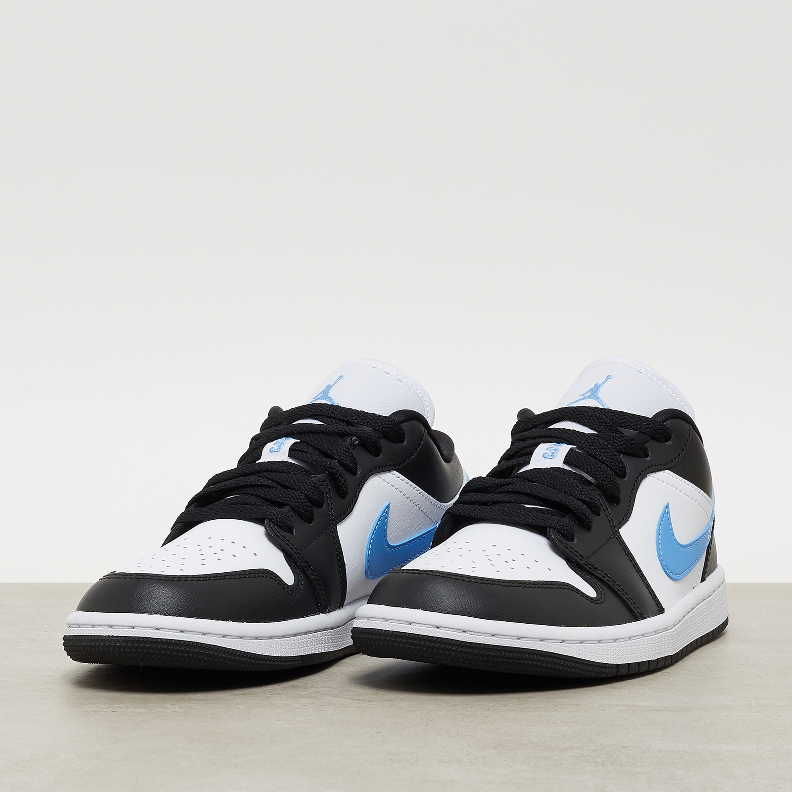 Air Jordan 1 Low "University Blue"