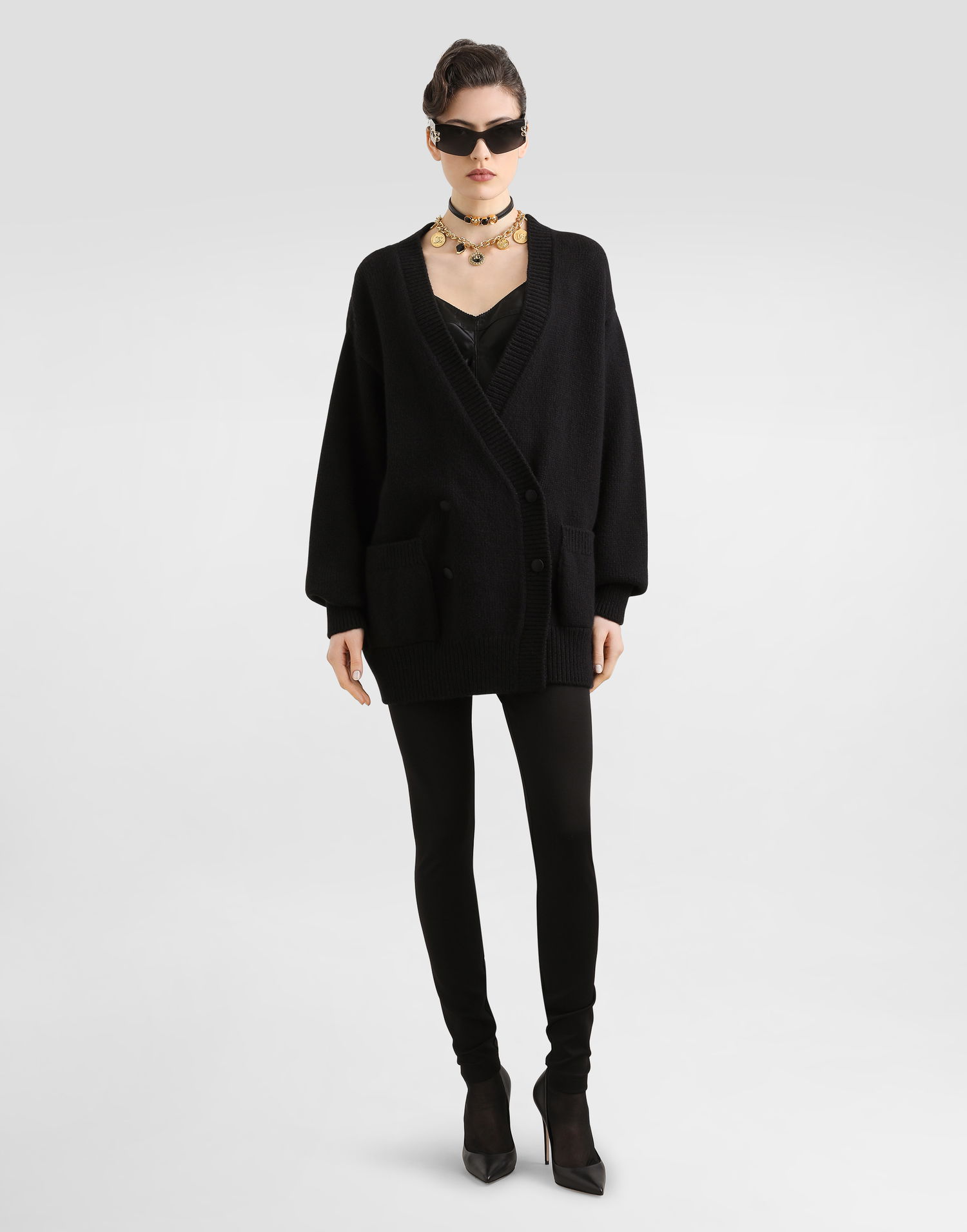 Sveter Dolce & Gabbana Cashmere Blend Double-breasted V-neck Cardigan with Pockets Čierna | FXVB1TJGMAWN0021, 1