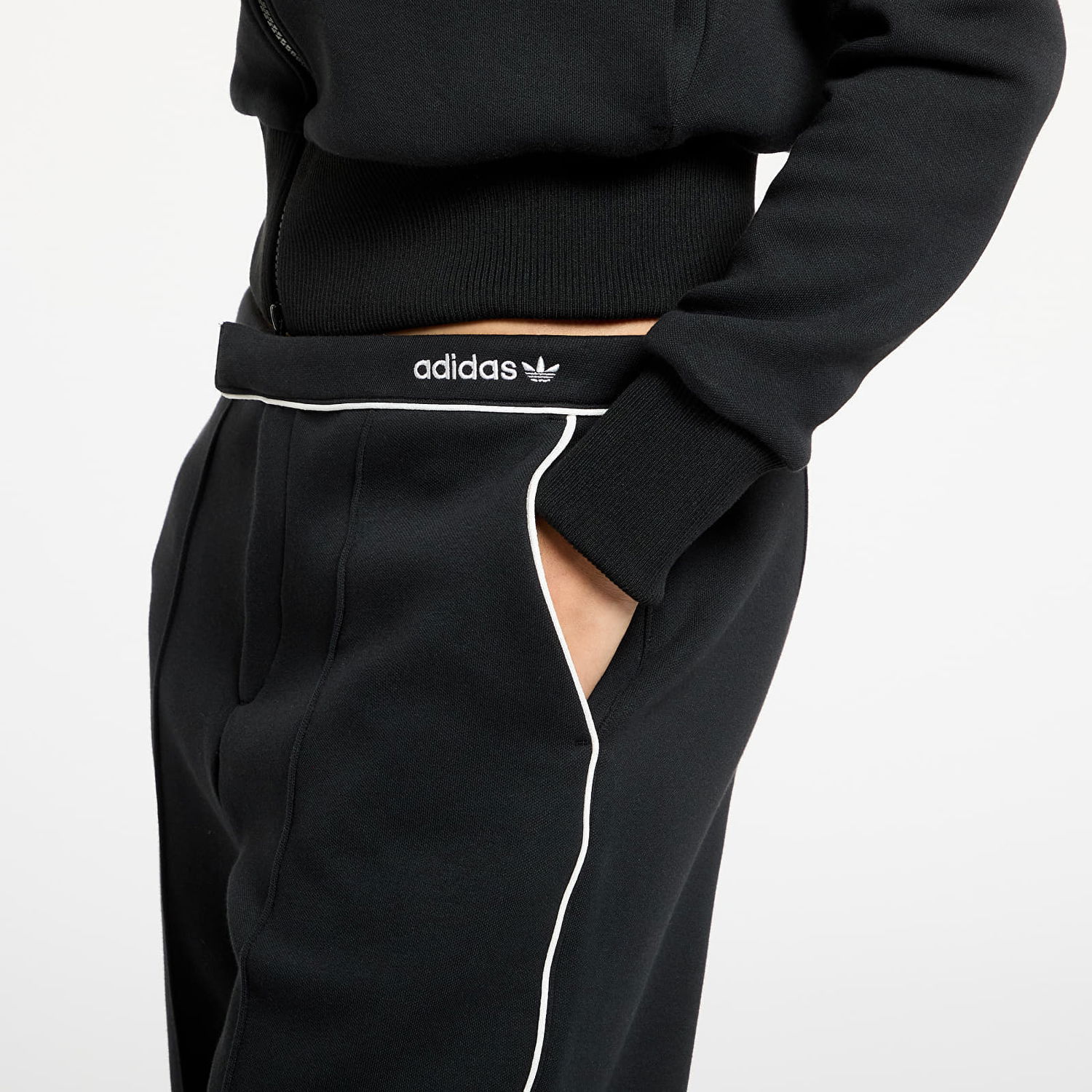 Nohavice adidas Originals Originals Premium Tailored Pants Čierna | JD5472, 1