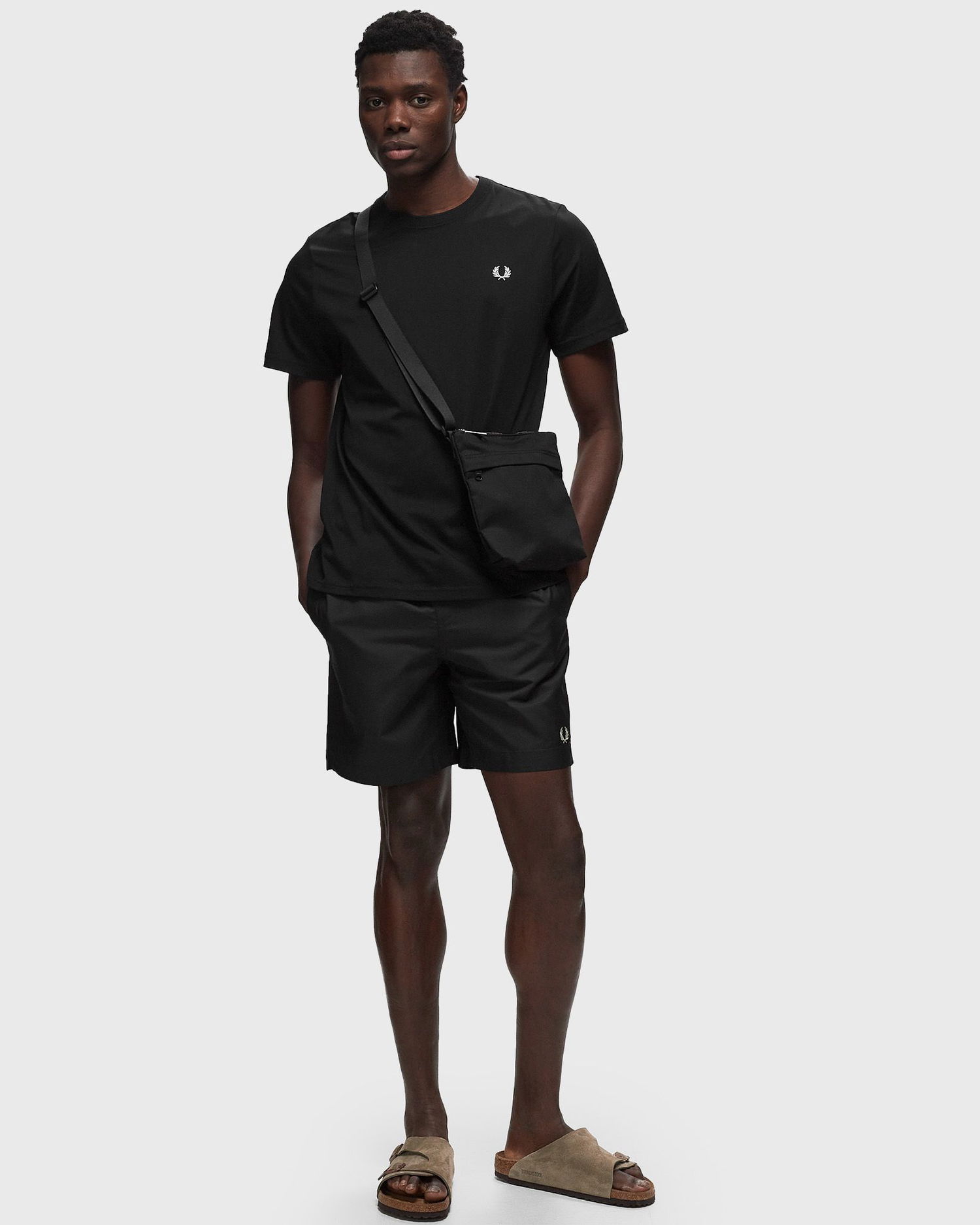 Tričko Fred Perry Logo Tee Čierna | M1600-102, 1