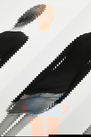 Sveter Maison Margiela MM6 Maison Margiela Ribbed Wool Blend Long-Sleeve Sweater with Shiny Panels Čierna | S62HL0041.M13196.900S, 2