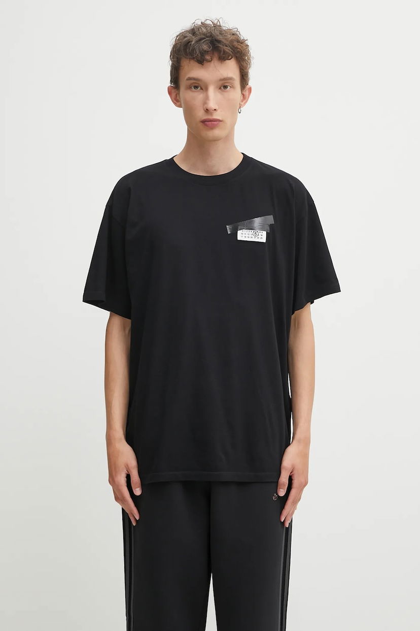 Tričko Maison Margiela MM6 Maison Margiela T-Shirt with Applique Čierna | SH2GC0030.M20048.900