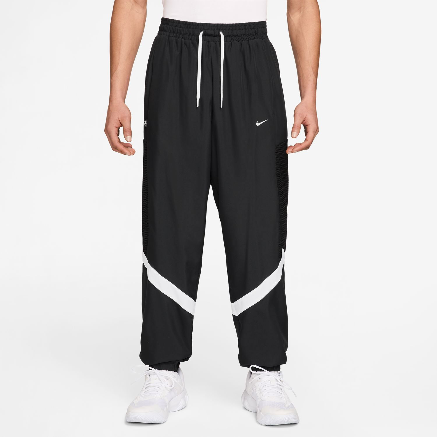 Nohavice Nike Woven Basketball Pants with Mesh Side Panels and Diagonal Stripes Čierna | HV3365-010, 1