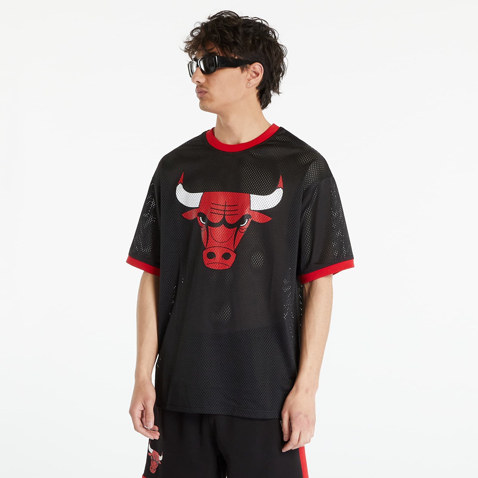 Chicago Bulls NBA Team Logo Mesh Oversized T-Shirt