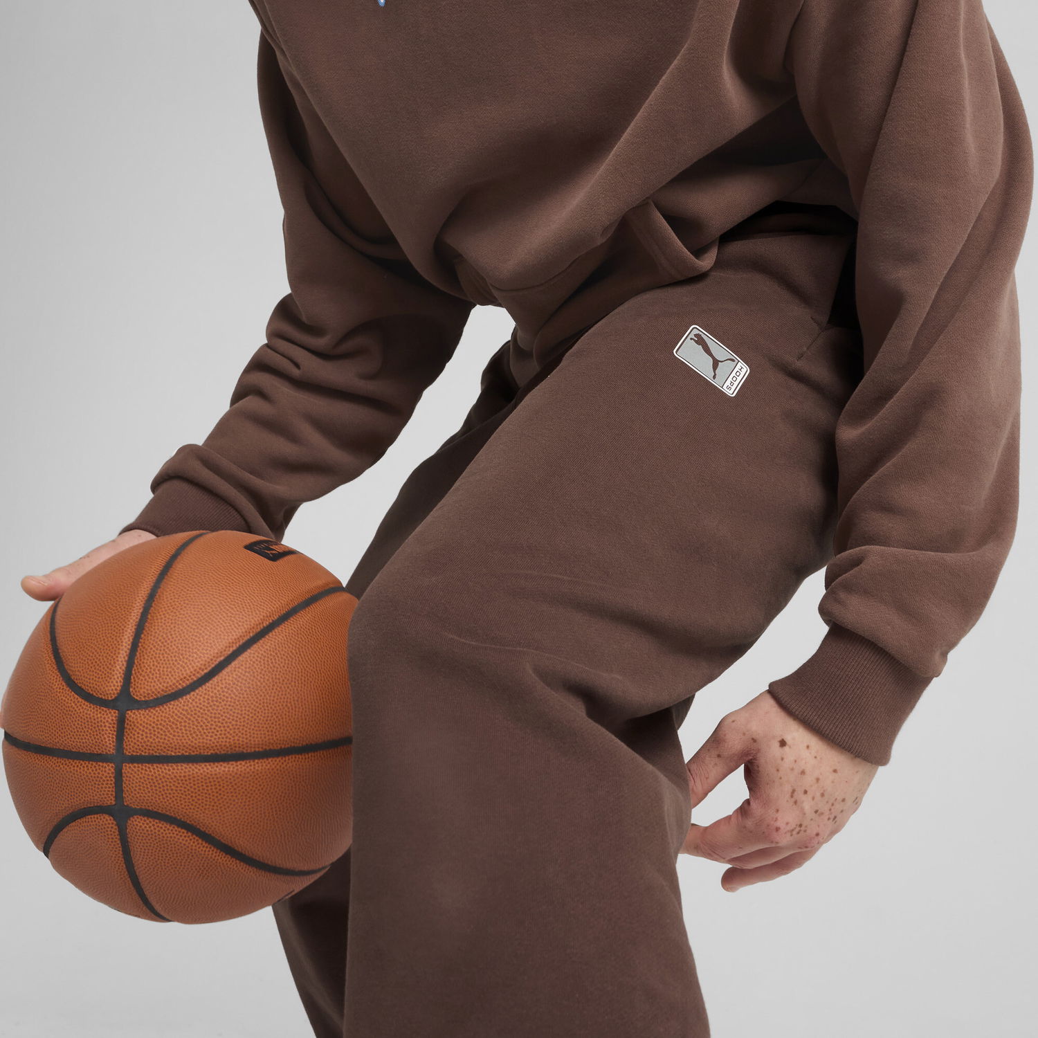 Tepláky Puma Dress Code Basketball Sweatpants Hnedá | 630295_01, 1