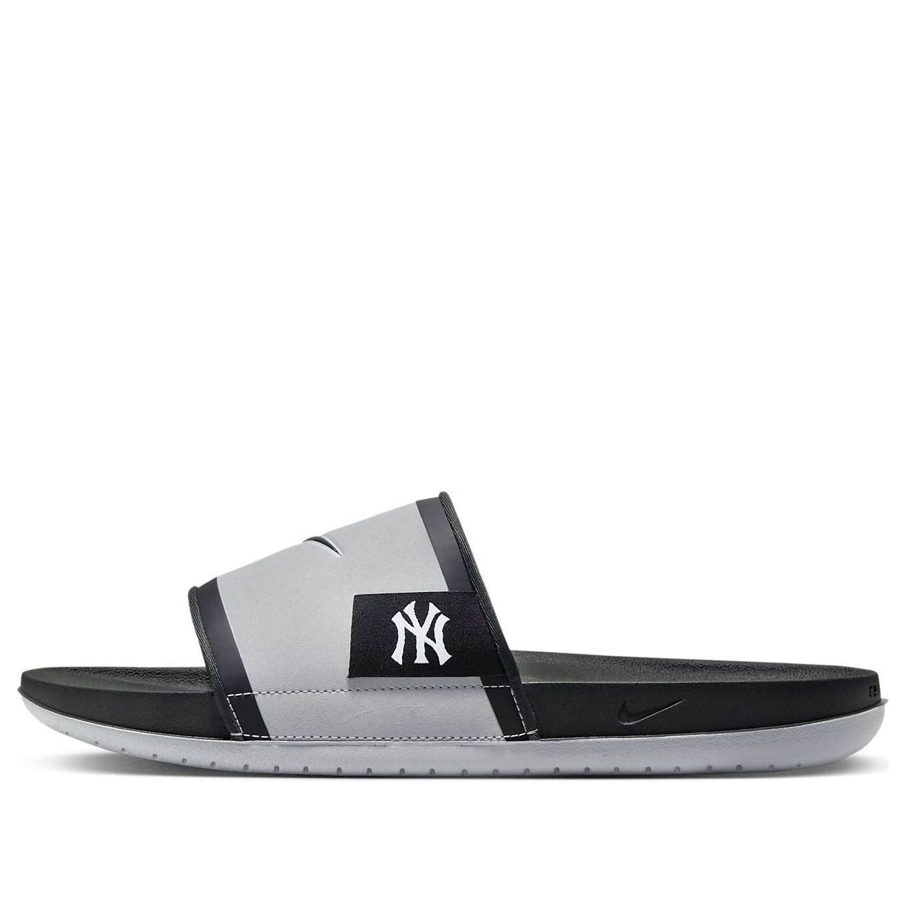 Tenisky a topánky Nike MLB x Offcourt New York Yankees Slides Šedá | FN4487-001, 0