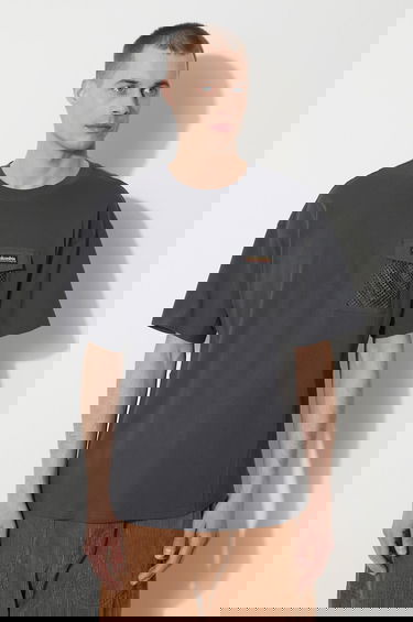 Tričko Columbia Painted Peak T-Shirt with Utility Mesh Pocket Šedá | 2074481, 3