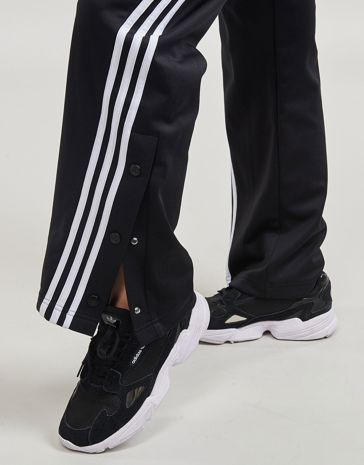 Tracksuit bottoms adidas W ICONIC 3S TP