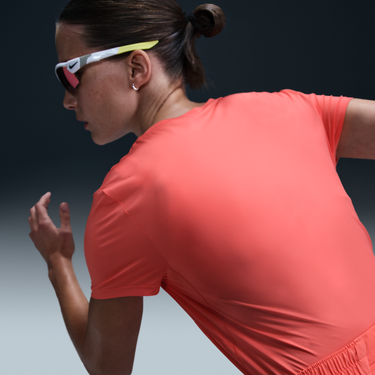 Slnečné okuliare Nike Dri-FIT One Swoosh Short-Sleeve Running Top Biela | HJ2204-814, 3