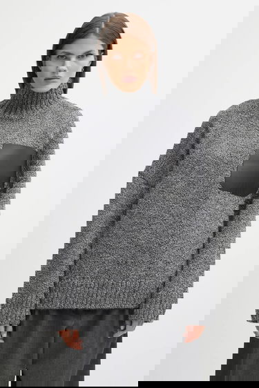 Sveter JW Anderson JW Anderson Turtleneck Wool Blend Sweater with Leather Patch Pocket Šedá | KW1292.YN0367, 0