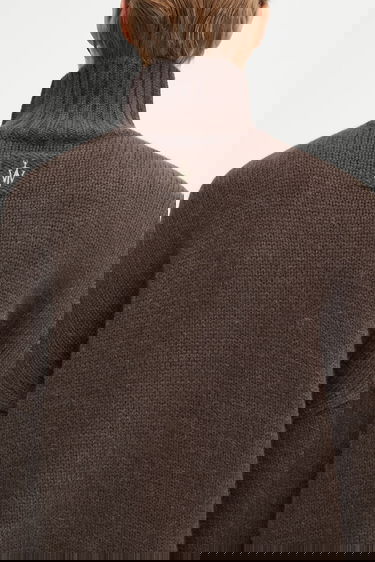 Sveter JW Anderson JW Anderson Two Tone Patch Pocket Turtleneck Sweater Rôznofarebný | KW1402.YN0367, 4