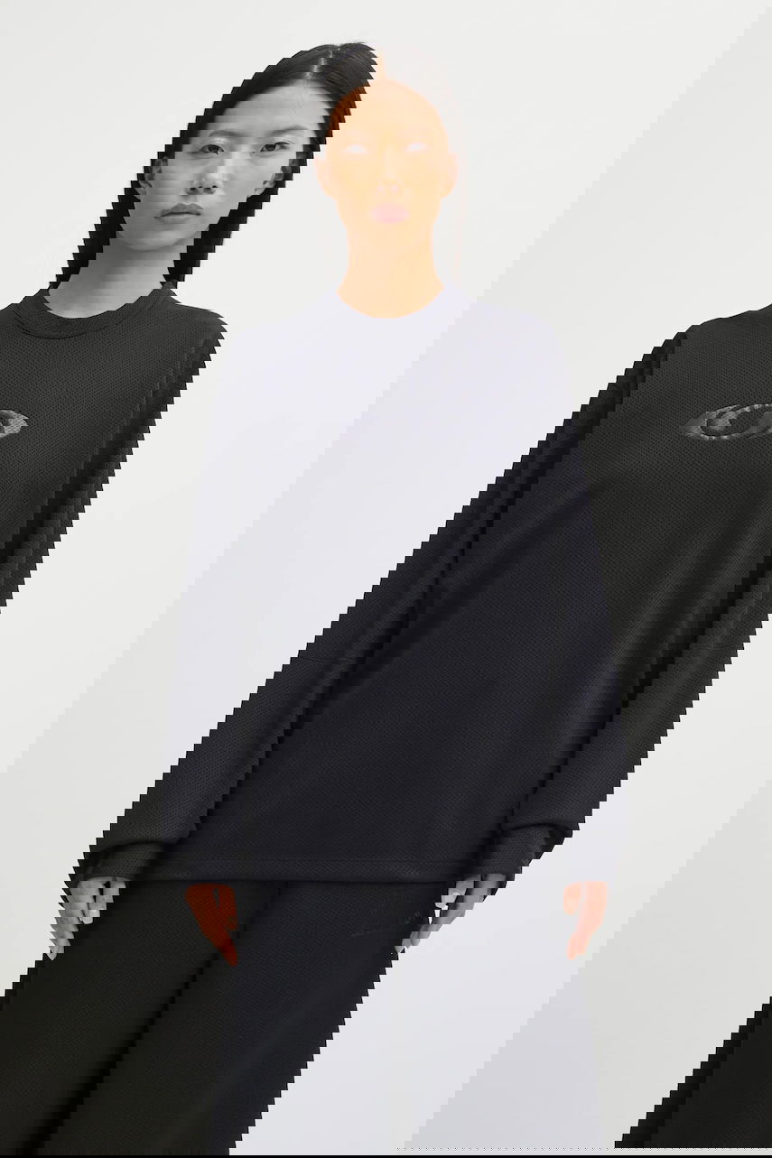 Tričko Maison Margiela MM6 Maison Margiela x Salomon Long-Sleeved T-Shirt Čierna | S52NH0036.M20139.899, 0