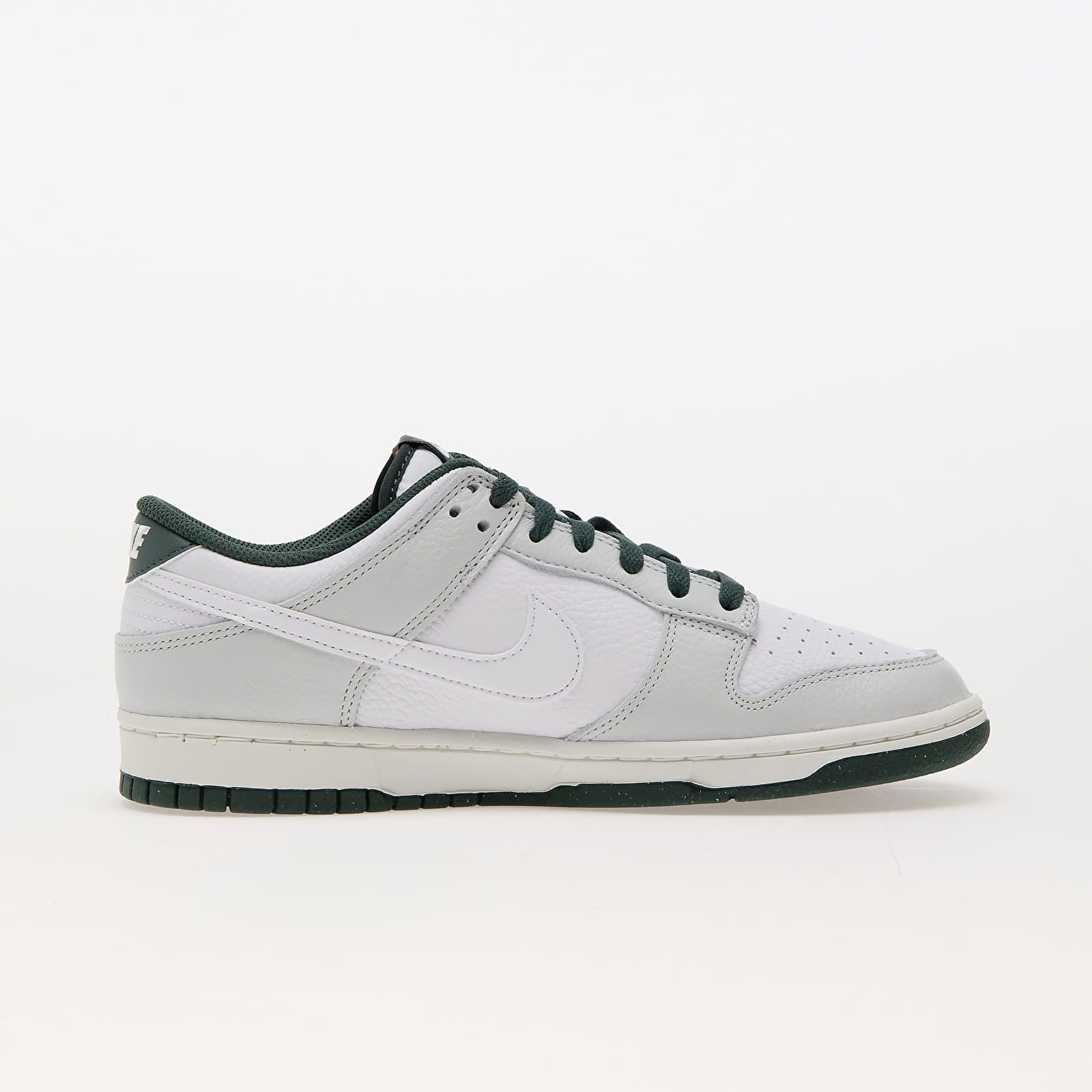 Dunk Low Retro SE Photon Dust Vintage Green