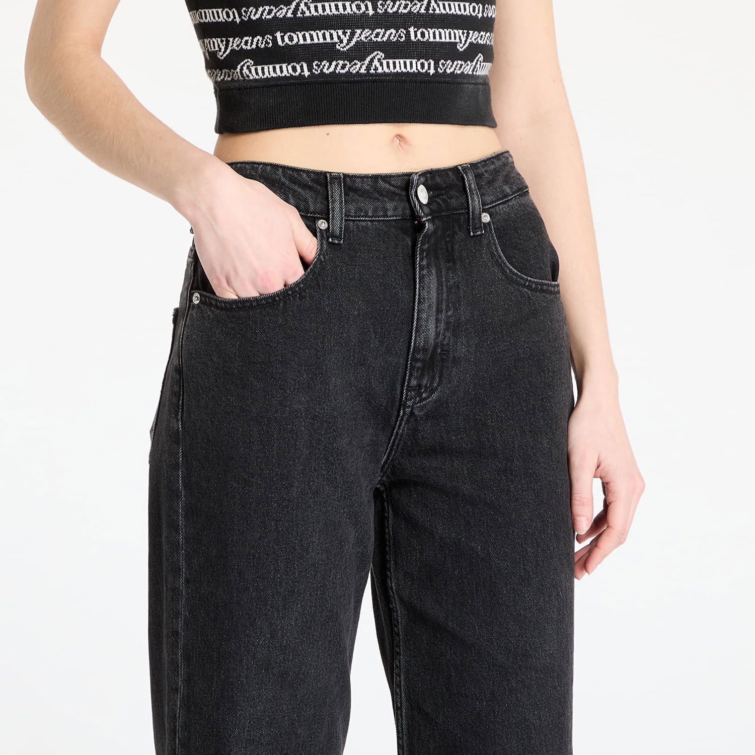 Džínsy Tommy Hilfiger Tommy Jeans Mia Mid Rise Relaxed Straight Jeans W27/L30 Čierna | DW0DW20455 1BY, 1