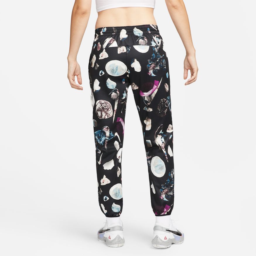 Tepláky Nike Dri-FIT Standard Issue Basketball Pants Čierna | DQ6905-010, 1