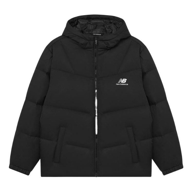 Prešívaná bunda New Balance Logo Print Mid Down Jacket Čierna | AMJ23342-BK