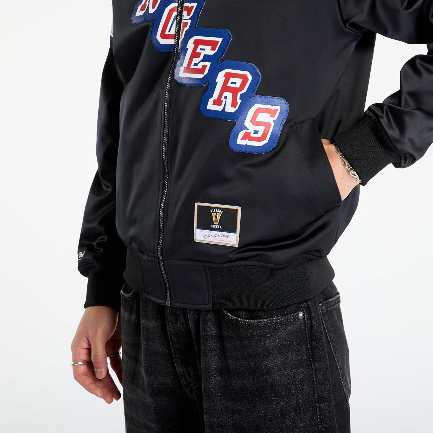 Bomber bunda Mitchell & Ness Maxxed Out NHL Rangers Mark Messier Satin Jacket Čierna | JK11279-NYABLCK, 1