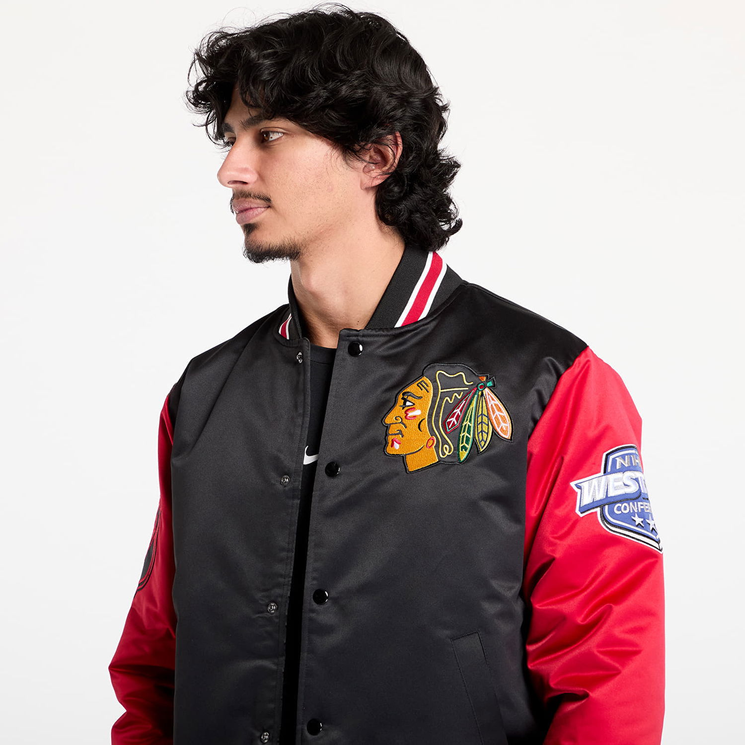 Bomber bunda Mitchell & Ness Primetime Heavyweight Satin Blackhawks Jacket Čierna | JK8077-CBHBLCK, 1